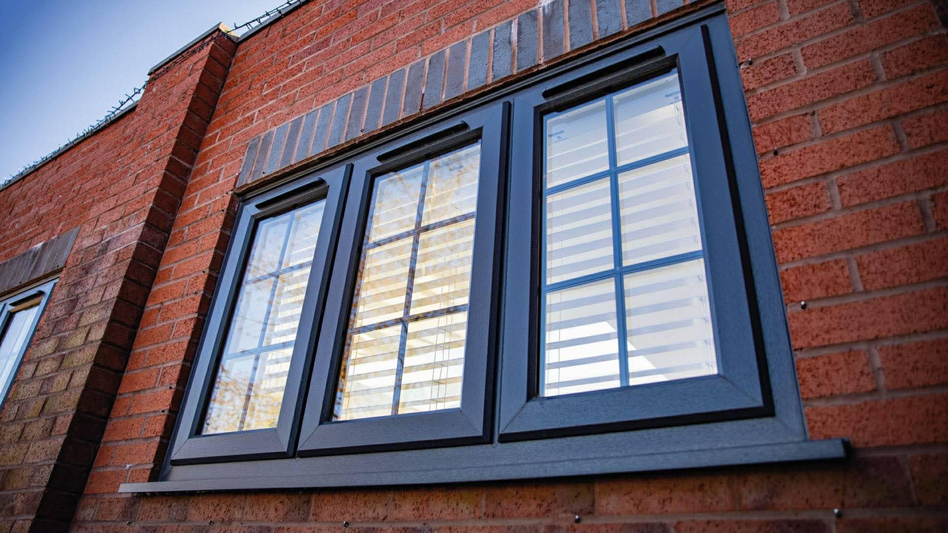 windows spray painting